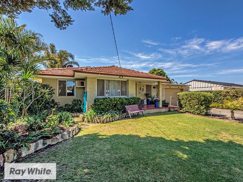 6 Stoke Court, Girrawheen, WA 6064