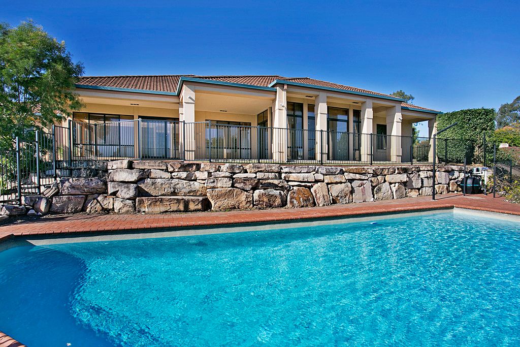 68 Nolan Rise, Brookfield QLD 4069