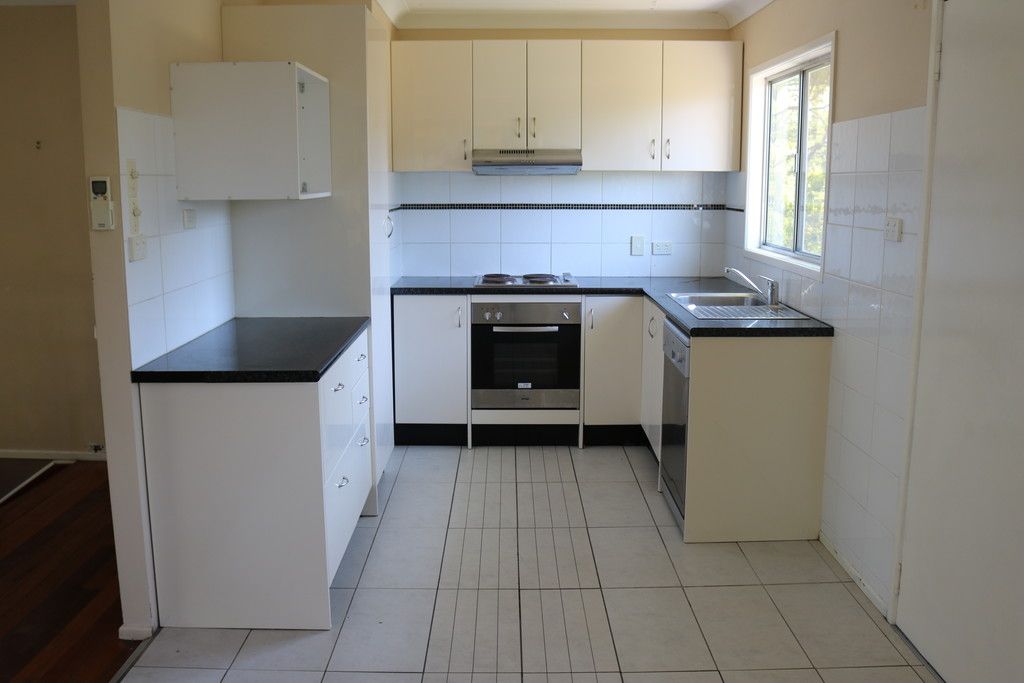 33 Cullen Street, Bundamba, QLD 4304
