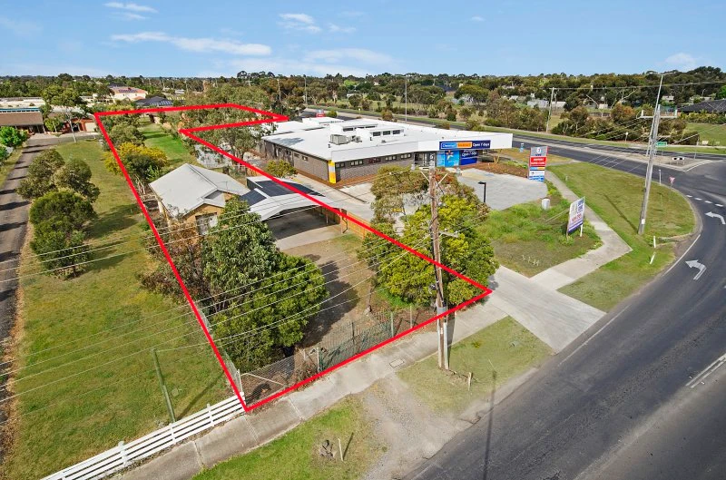 404 and 593 Derrimut Rd and Sayers Road, Hoppers Crossing, VIC 3029