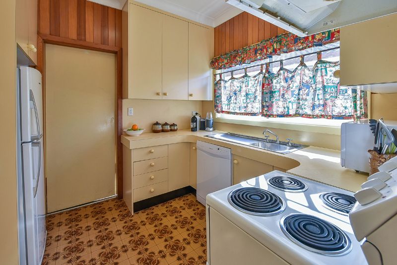 15 Salisbury Street, Glenfield, NSW 2167