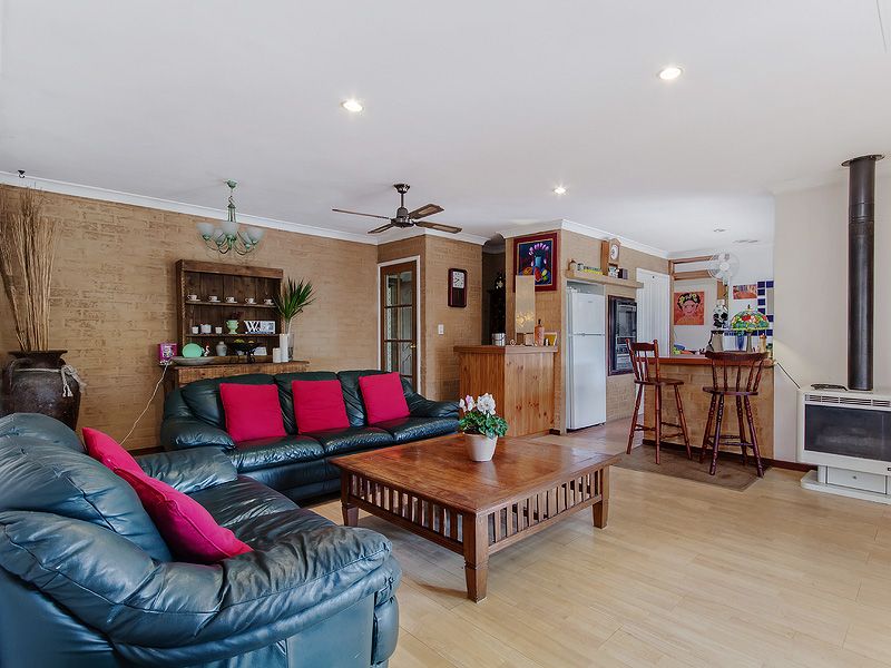 77 June Road, Safety Bay, WA 6169