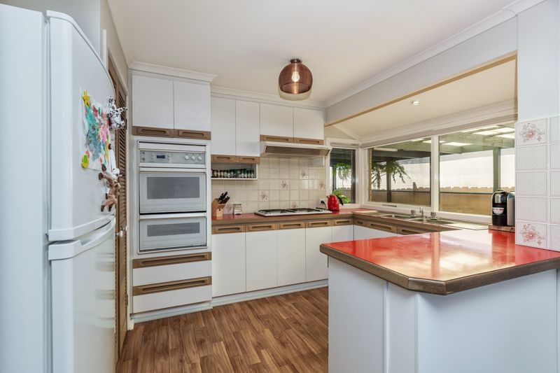10 Roderick Drive, Kurunjang, VIC 3337