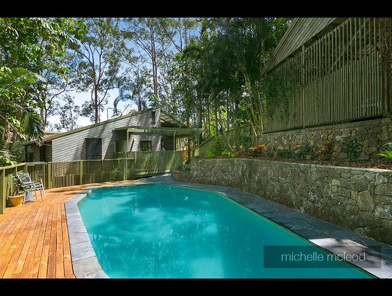 15 Columbia Street, Chapel Hill QLD 4069