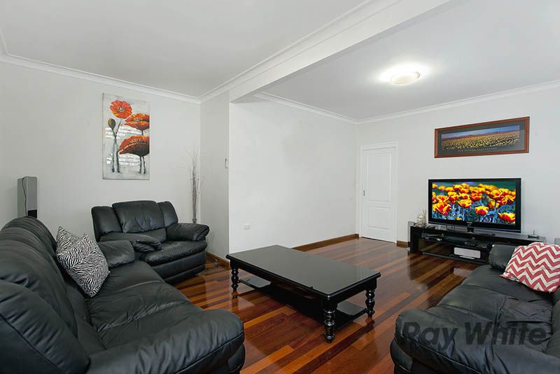 27 Ranchby Avenue, Lake Heights, NSW 2502