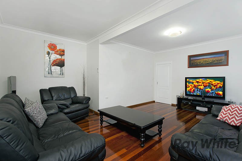 27 Ranchby Avenue, Lake Heights, NSW 2502