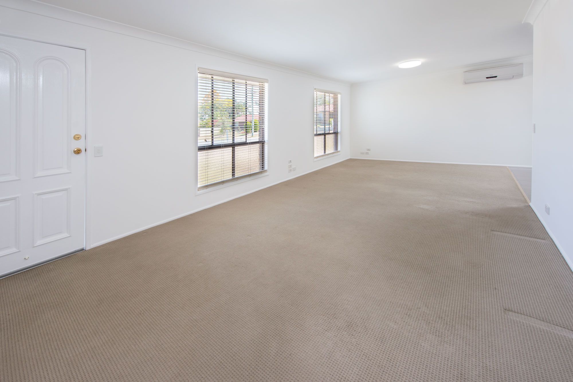 2 Royena Court, Crestmead, QLD 4132