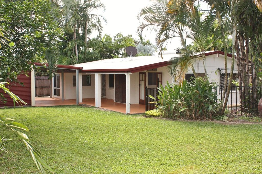 17 Kangaroo Street, Bentley Park, QLD 4869