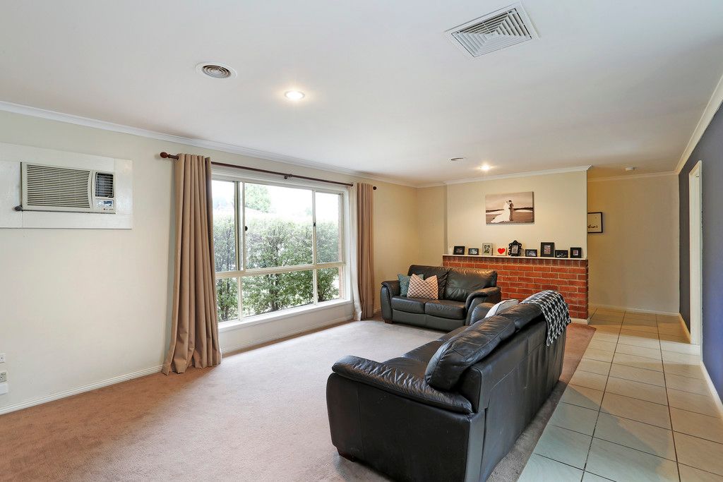 33 Cameron Crescent, Lara, VIC 3212