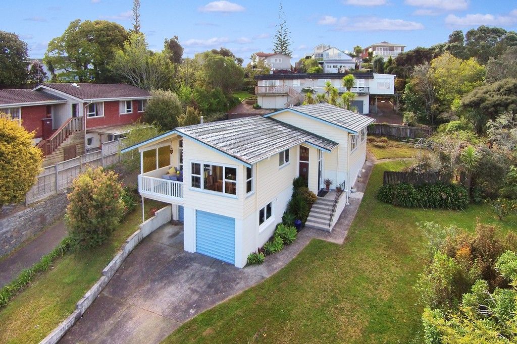 9 Anchor Place, Beach Haven, North Shore City