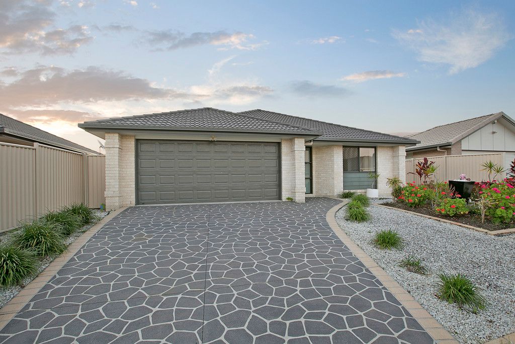 8 Sasha Street, Wynnum West, QLD 4178