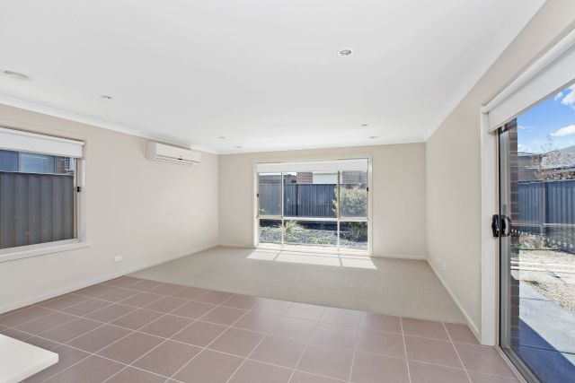 24 Villandry Street, Roxburgh Park, VIC 3064