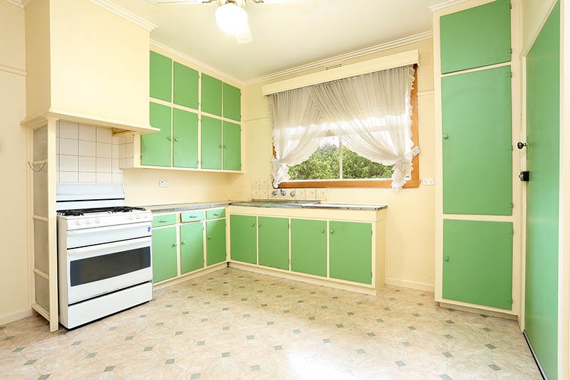 10 Cuthbert Road, Reservoir, VIC 3073