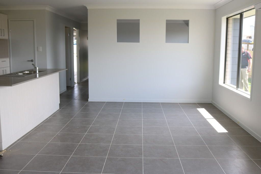 2 Pleasant Street, South Ripley, QLD 4306