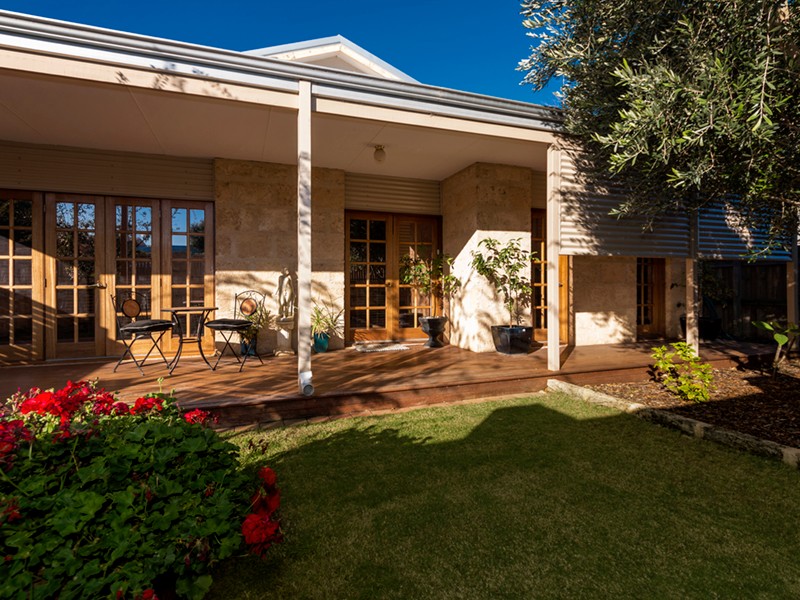 27 Burges Street, Beachlands, WA 6530