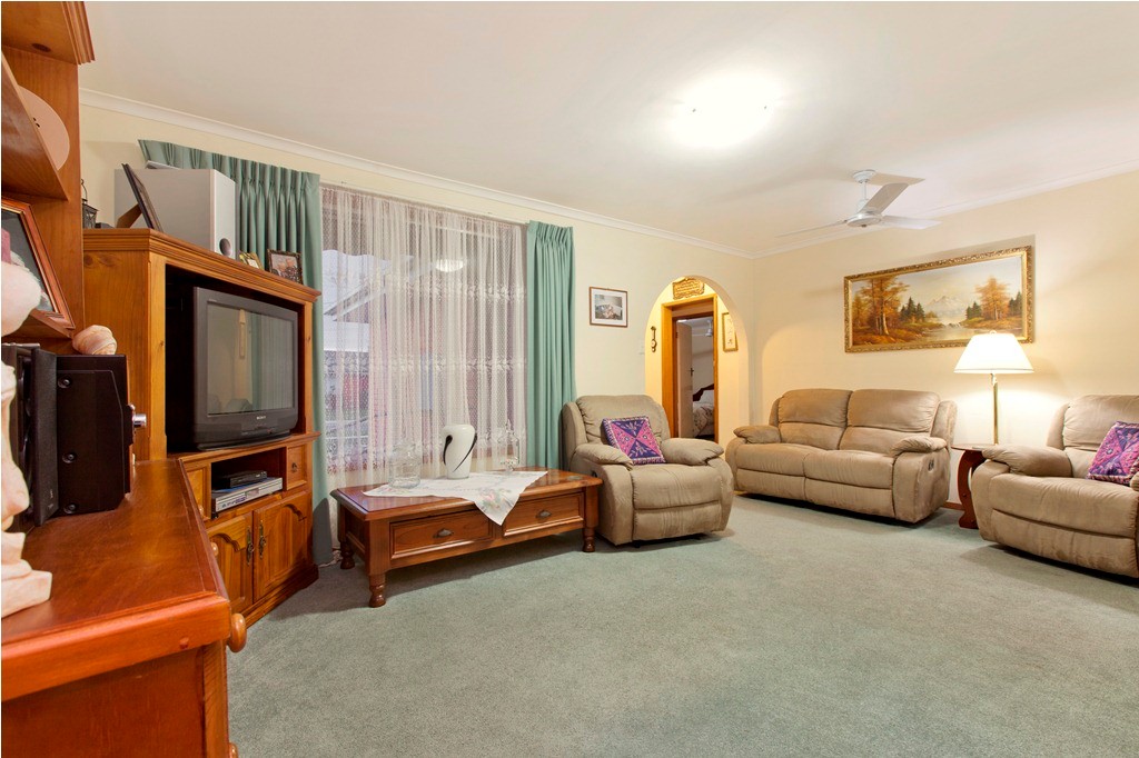 9 Bevtre Street, Sebastopol, VIC 3356