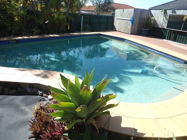 7 Queenscliff Court, Sandstone Point, QLD 4511