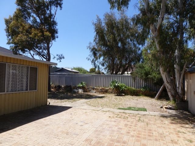 6 Mentone Road, Balga, WA 6061