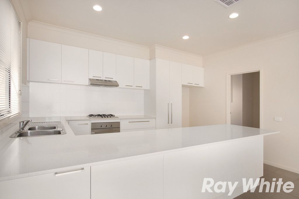 6 Harlesden Circuit, Pakenham, VIC 3810