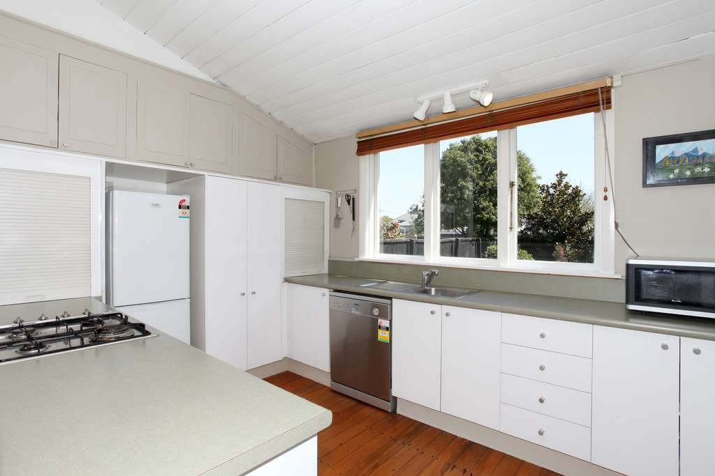 9 Longfellow Street photo 4