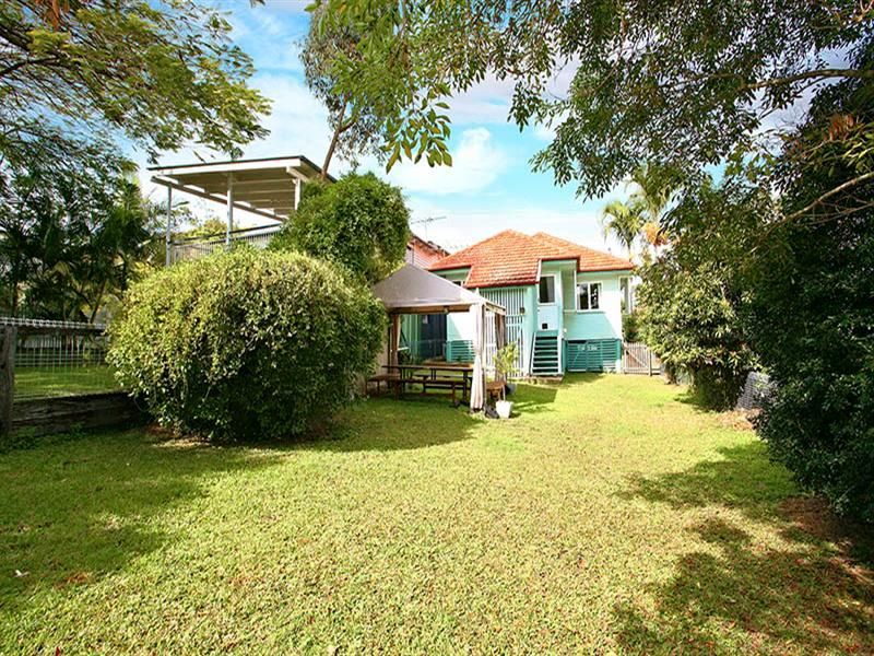 66 McIlwraith Avenue, Norman Park, QLD 4170