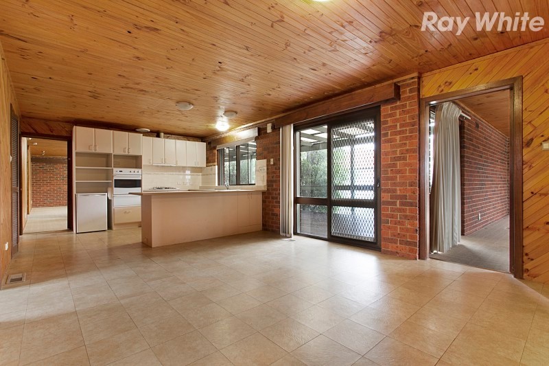 17 Gateshead Drive, Wantirna South, VIC 3152