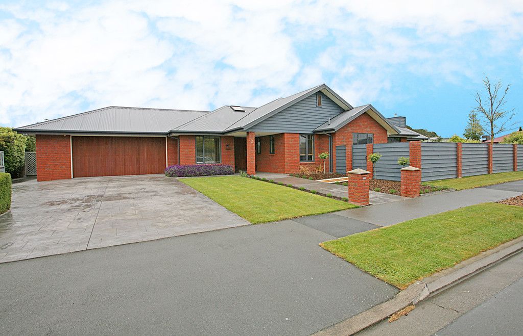 2 Gillatt Gardens, Halswell, Christchurch City