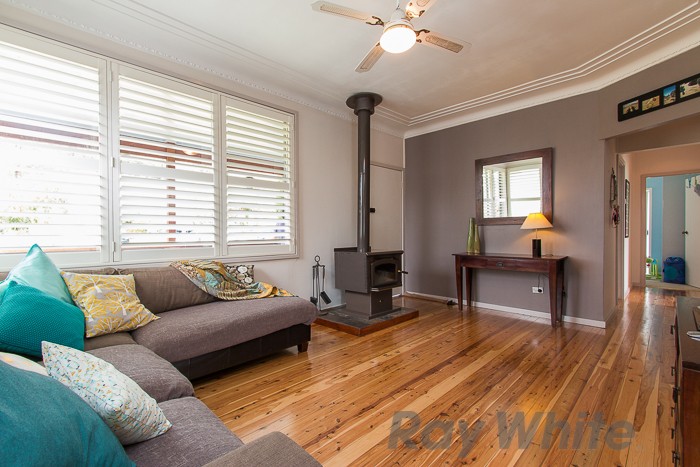 4 Kuranda Crescent, Kotara, NSW 2289