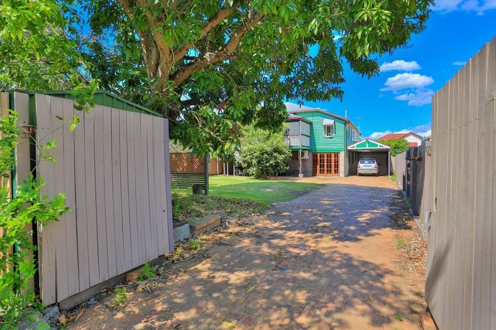 22 Lilly Street, Greenslopes, QLD 4120