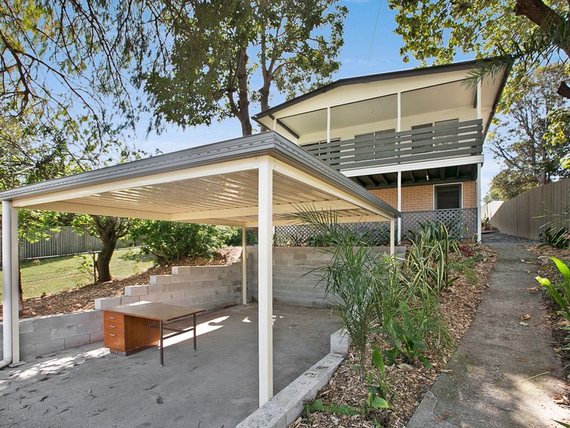 327 Whites Road, Lota, QLD 4179