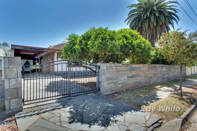 3 Eyre Crescent, Valley View SA 5093
