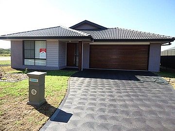 8 Norfolk Street, Fern Bay, NSW 2295