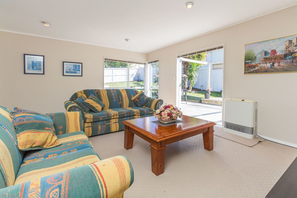 2/6 Sandgate Avenue, Botany Downs, Manukau City