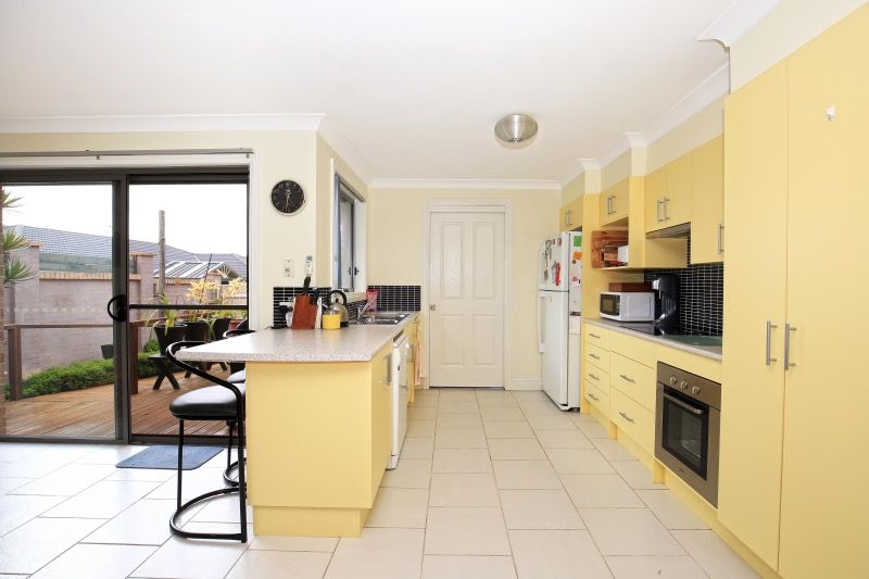 1/4 Terralla Grove, South Nowra, NSW 2541