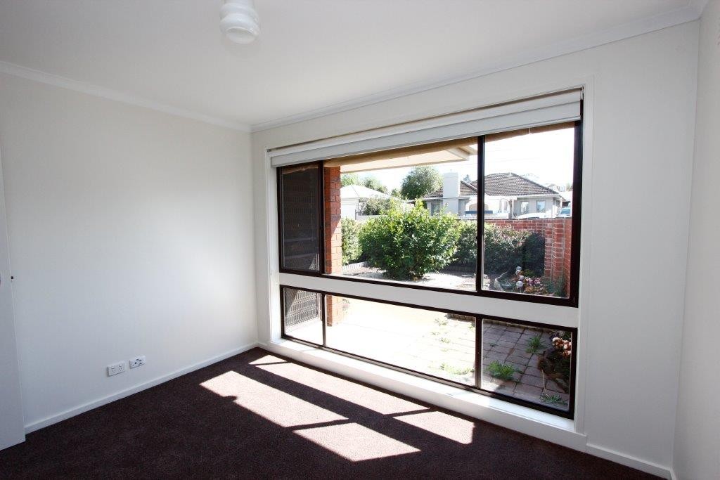 1/49 Mervyn Street, Newtown, VIC 3220