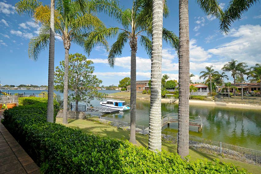 9 Pilot Court, Mermaid Waters QLD 4218