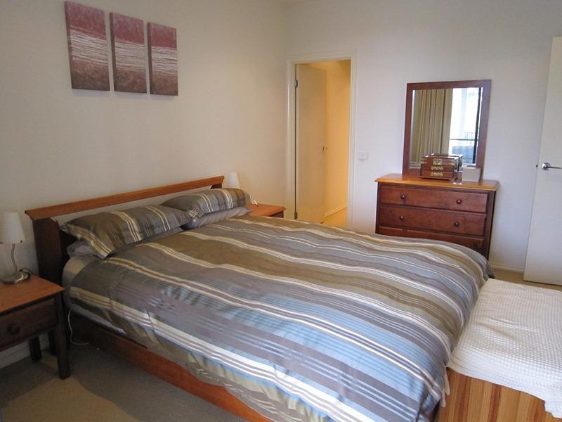 24/1 Conservatory, BURWOOD, VIC 3125