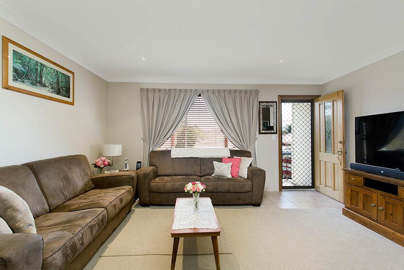 5 Brisbane Place, Barrack Heights, NSW 2528