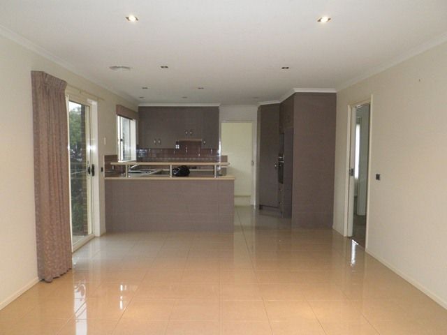 15 Adriana Crescent, DENNINGTON, VIC 3280