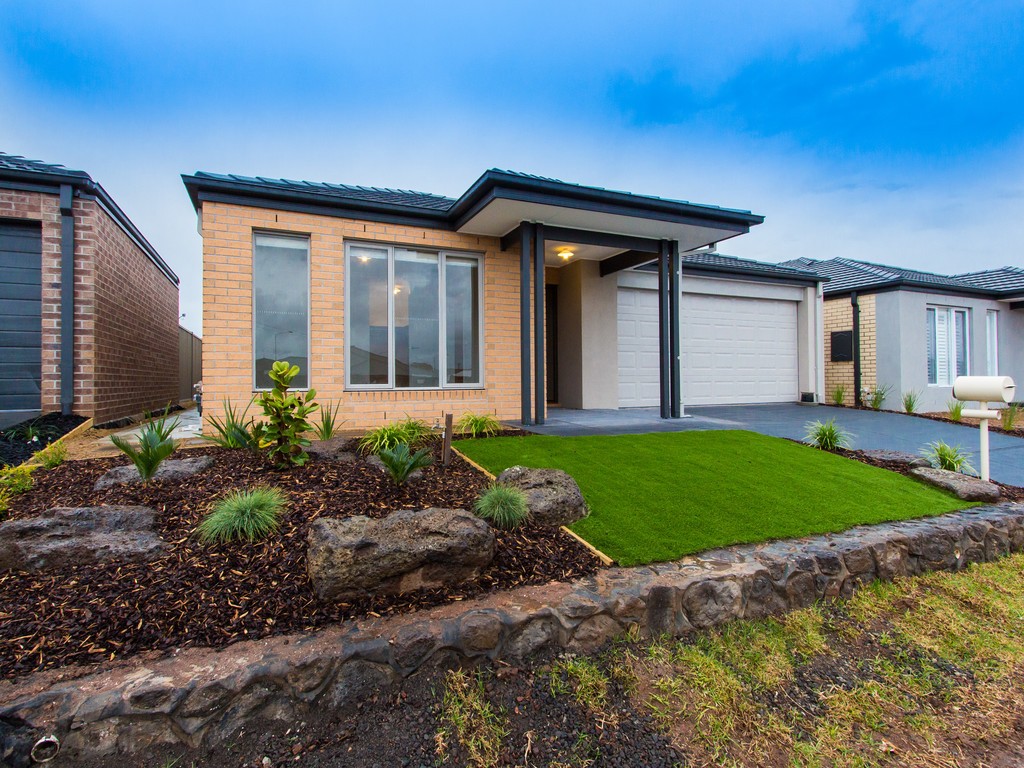 24 Casper Place, Maddingley, VIC 3340