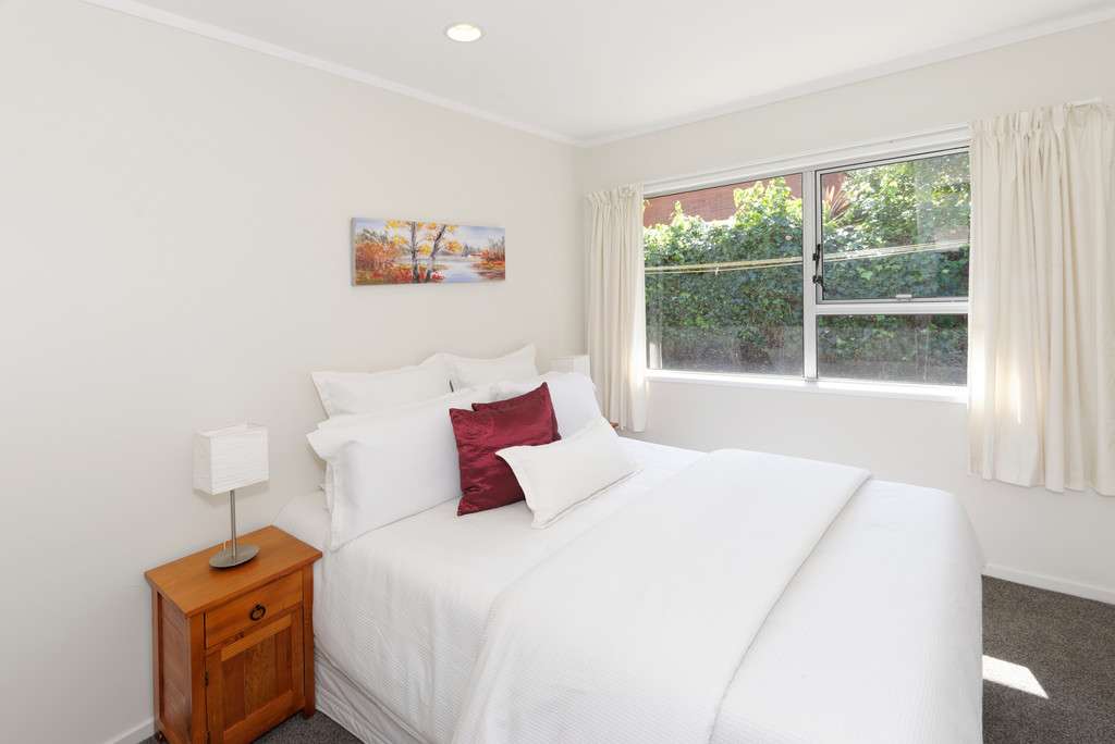 2B Baden Powell Place photo 3