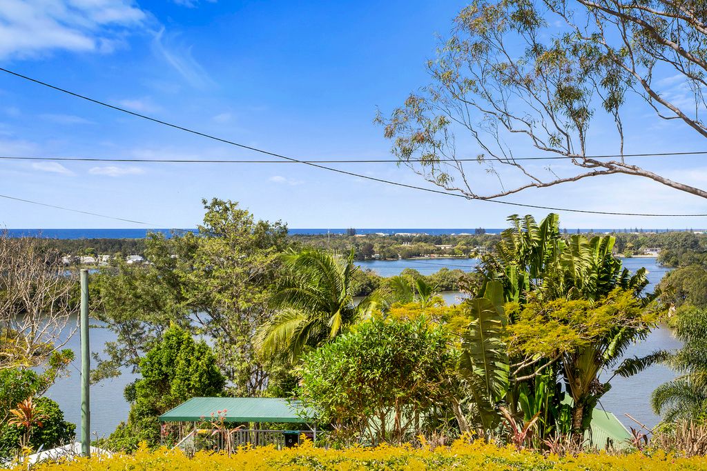 1 Clifford Crescent, Banora Point NSW 2486