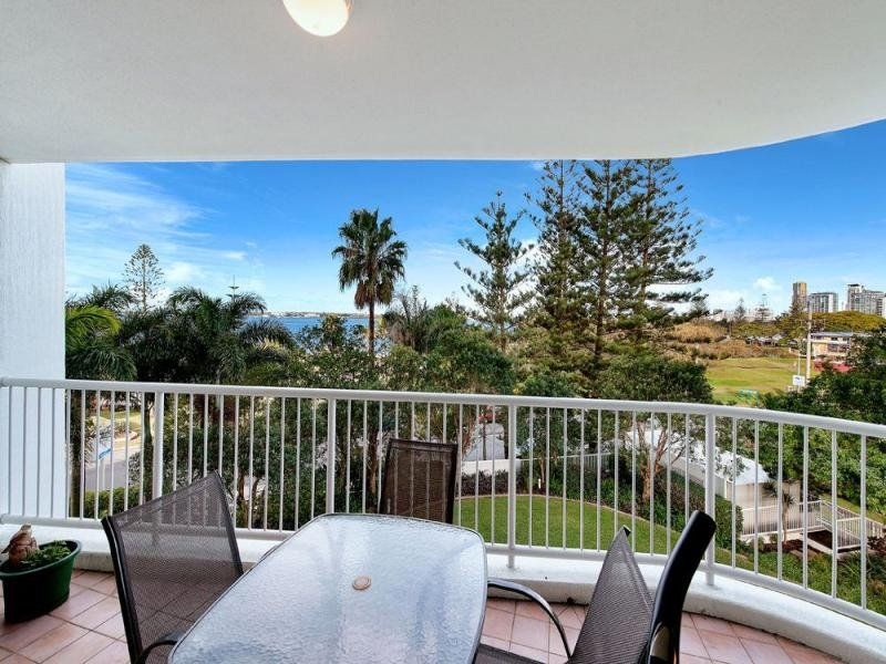 182 Marine Parade, Labrador QLD 4215