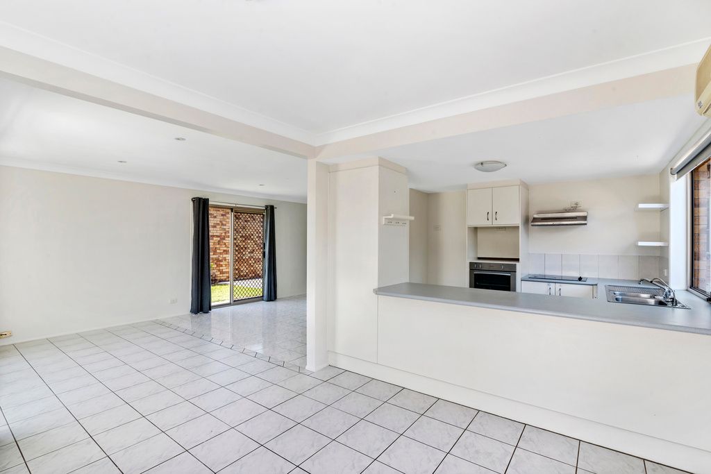 284 Nineteenth Avenue, Elanora, QLD 4221