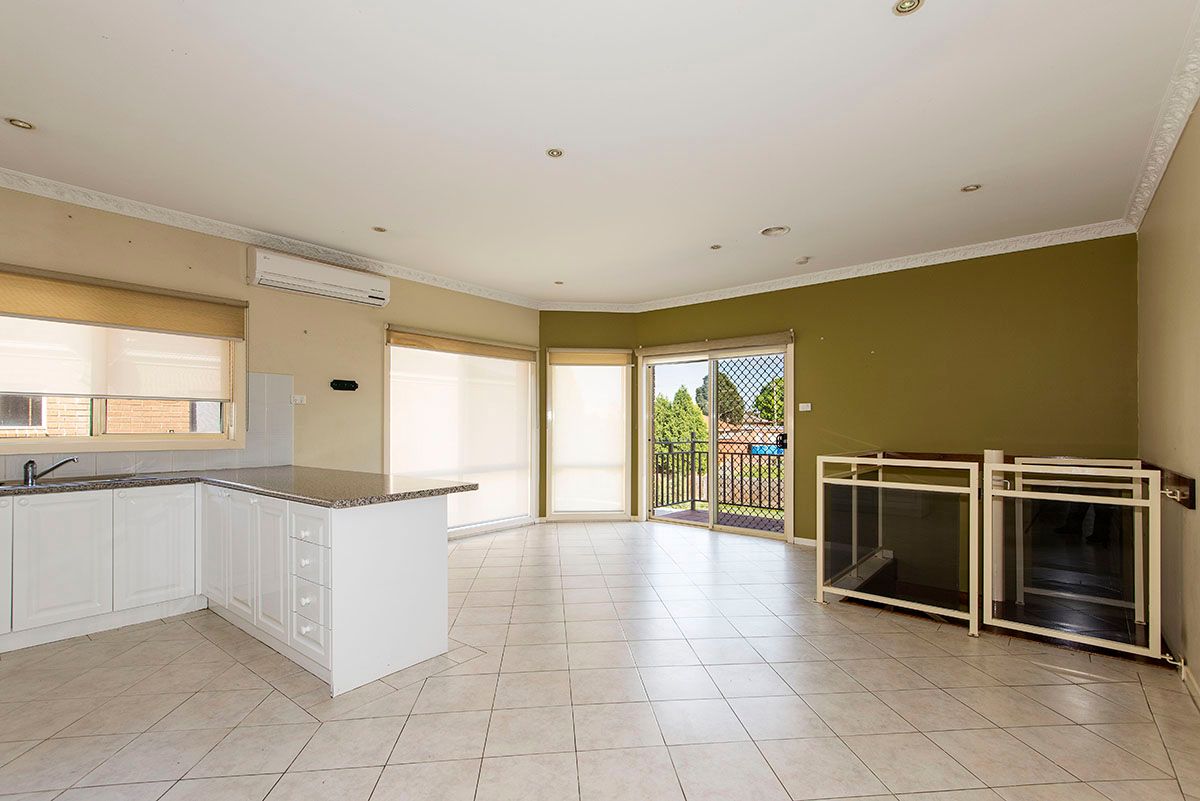 11 Ester Drive, Mill Park, VIC 3082