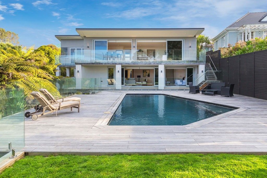 10 Tui Vale Road, Cockle Bay, Manukau City