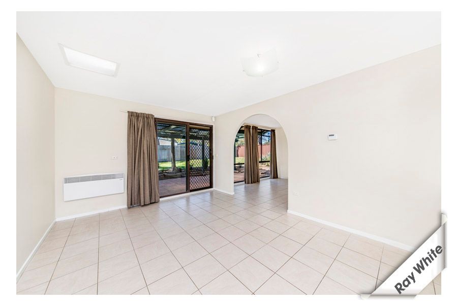 18 Napthali Close, Charnwood, ACT 2615