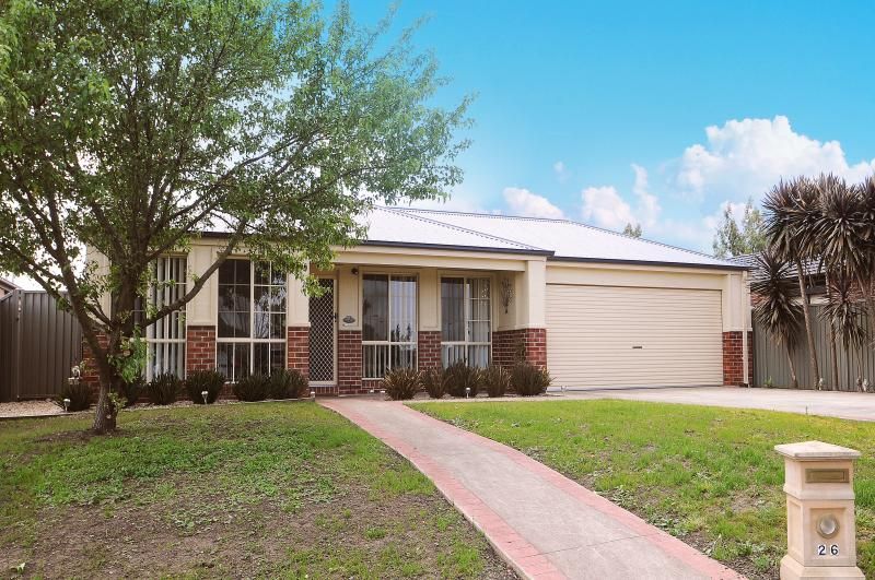 26 Maddock Drive, Cranbourne East VIC 3977