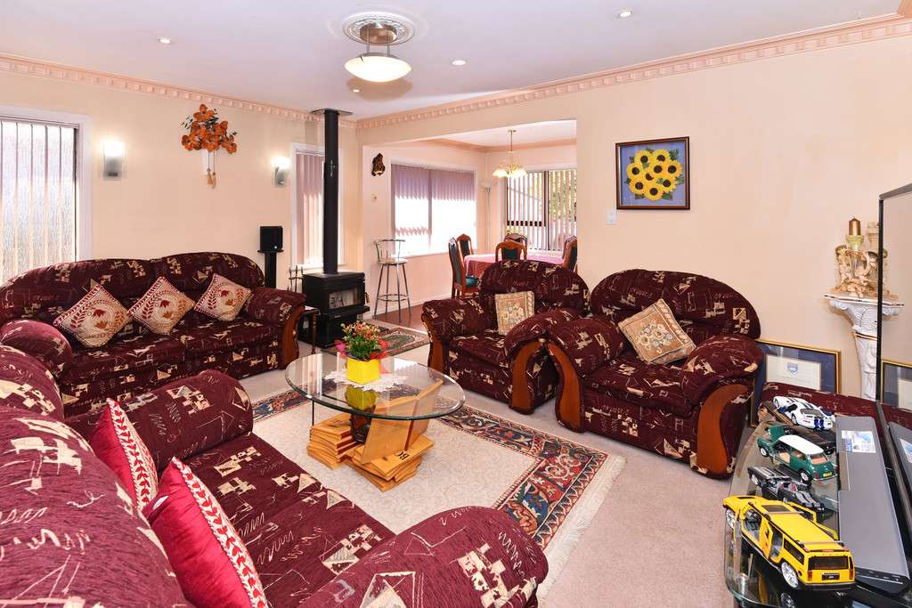 25 Favona Road photo 8