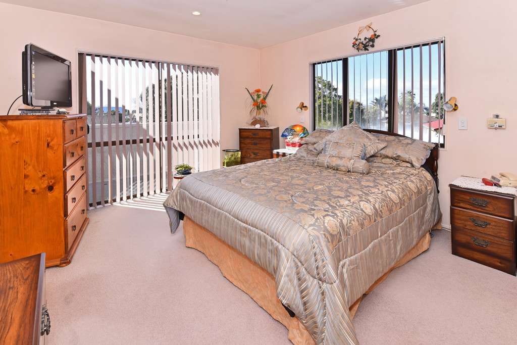 25 Favona Road photo 2